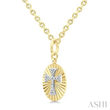 1/10 Ctw Templar Cross Round Cut Diamond Fluted Oval Medallion Pendant With Chain in Yellow Gold Vermeil
